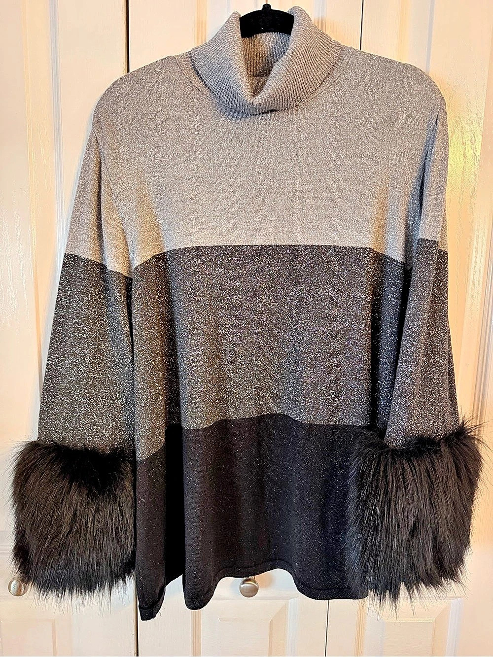 ALFANI Colorblock Faux-Fur Cuff Turtleneck Sweater Gray & Black Size 2X